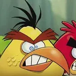 Dos pájaros animados enfadados, uno amarillo y otro rojo, con cejas prominentes y expresiones de enojo