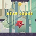 Un oso rojo corre entre plataformas en un bosque con la palabra Bear Chase en el centro