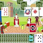 Santa Claus y otras figuras navideñas rodeadas de cartas en un entorno festivo