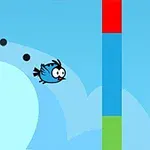 Pájaro azul volando cerca de columnas verticales de colores en un fondo de cielo azul