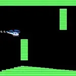 Un helicóptero azul volando entre obstáculos rectangulares verdes en un fondo negro con bordes también verdes