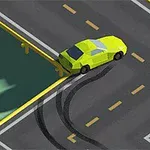 Coche amarillo derrapando en una intersección de camino con marcas de neumáticos sobre el asfalto