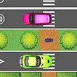 Vista aérea de una carretera con dos carros de colores y un personaje en el centro entre áreas verdes