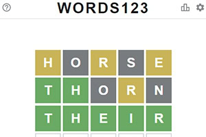 Letras colocadas en una cuadrícula con casillas de colores gris, verde y amarillo