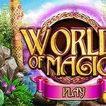 Título dorado y violeta World of Magic con temática de fantasía en un entorno de jardín encantado con columnas decorativas y plantas
